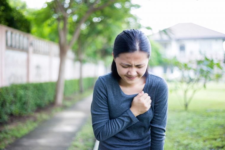 10 Pains You Should Never, Ever Ignore 4 02 Pains You Shouldnt Ignore Chest Pain