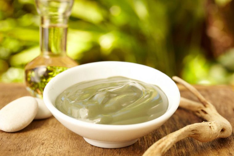 8 Easy Ways Avocado Can Make Your Hair, Skin, And Nails Just Gorgeous 2 02 Easy Ways Avocado Gorgeous Treat Dull Tired Skin Chris Gramly