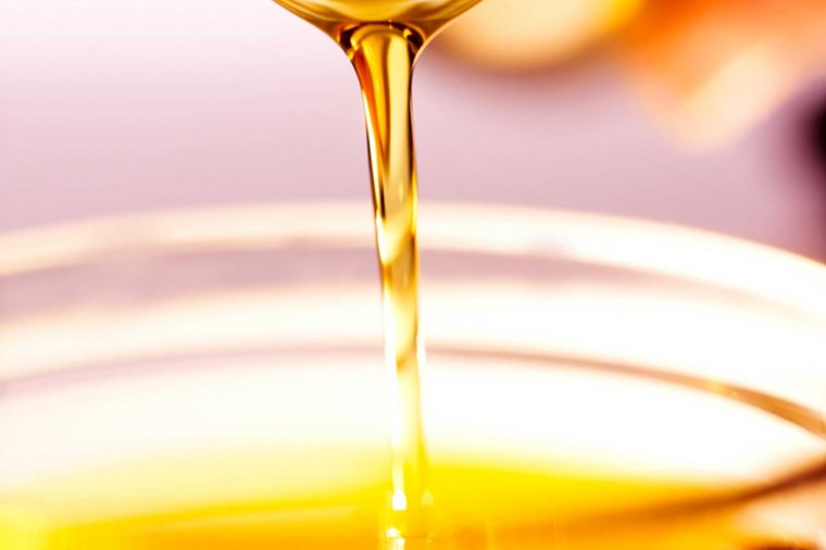 8 Easy Ways Avocado Can Make Your Hair, Skin, And Nails Just Gorgeous 3 03 Easy Ways Avocado Gorgeous Reduce Wrinkles Oohtee