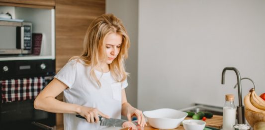 The 6 Best Times Of Day To Eat Protein & The 3 Worst