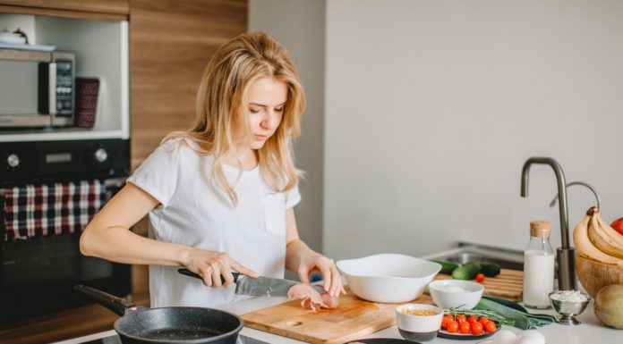 The 6 Best Times Of Day To Eat Protein & The 3 Worst