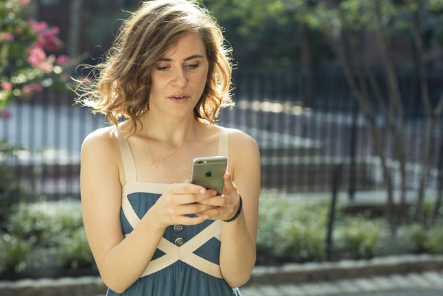 9 Shocking Things That Happen To Your Brain When You Get A Phone Or Email Notification 1 7A27311B 0F00 4E88 B2E2 E95033F3C9E8 Zaeh Bustle Aug2015 6741