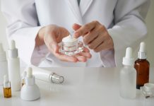 What’s the Difference Between Retinol and Retinoids