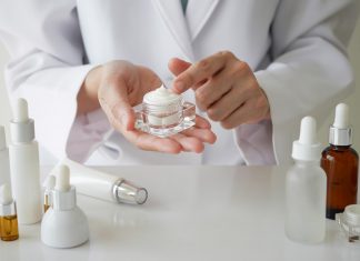 What’s the Difference Between Retinol and Retinoids